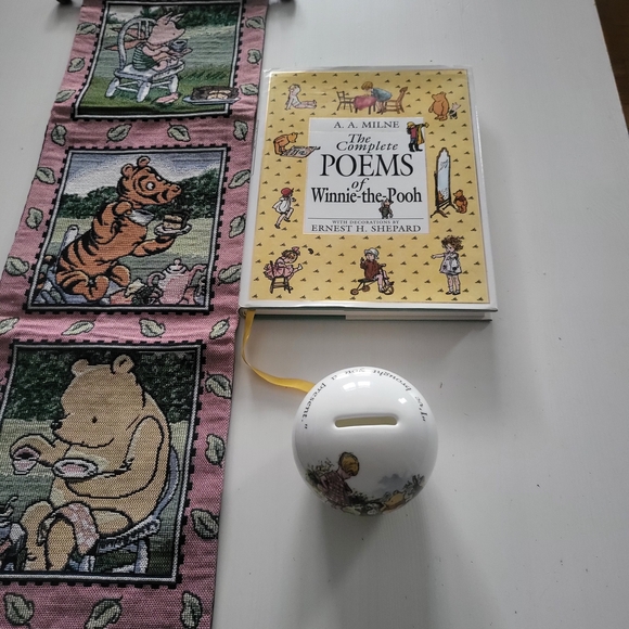 Winnie-the-pooh Bundle - Nursery - Picture 4 of 15